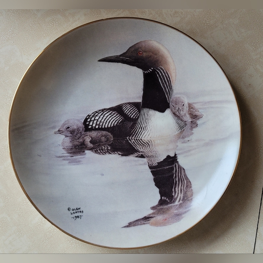 Collector's Plate "Arctic Loon With Young" By Glen Loates For CWF